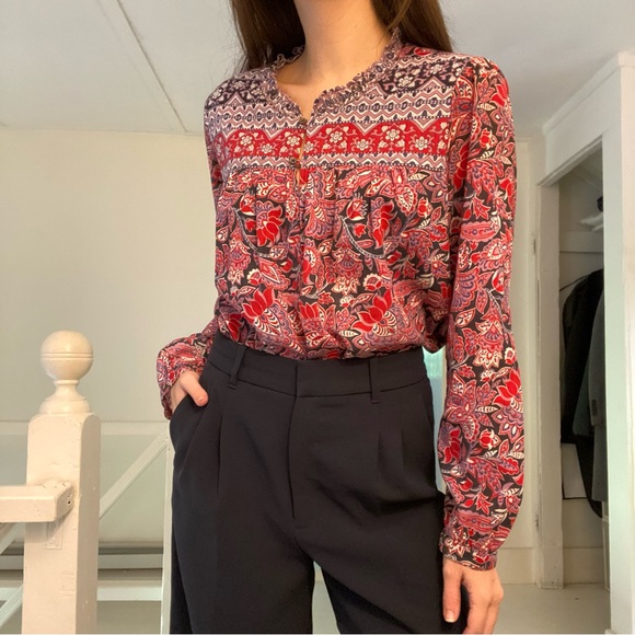 Xirena Ruffle Trim Blouse in Garnet Print - Picture 1 of 9